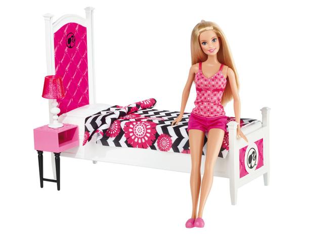 Barbie Real Móvel com Boneca - Quarto - Mattel