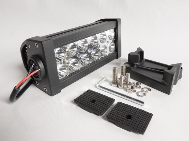 Barra 12 LEDs 36W 180mm 75 mts de alcance - 2520 Lumens 8000K - Central offroad Menor preço em Barra 12 LEDs 36W 180mm 75 mts de alcance - 2520 Lumens 8000K - Central offroad