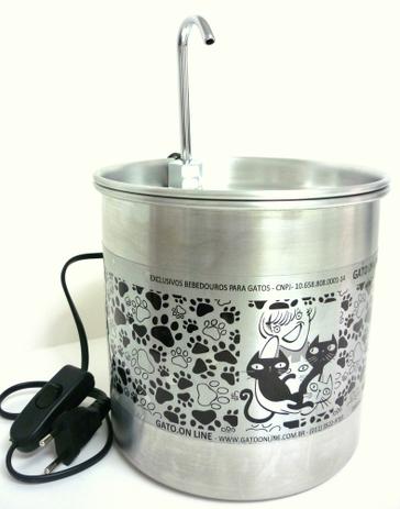 Bebedouro para gatos Alumínio natural 1700 ml com filtro de água - 110 Volts - Gato online é boa?