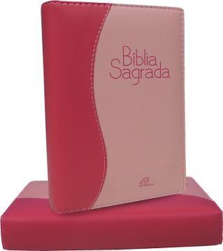 Bíblia Sagrada Nova Tradução na Linguagem de Hoje Bolso Rosa - Paulinas Menor preço em Bíblia Sagrada Nova Tradução na Linguagem de Hoje Bolso Rosa - Paulinas