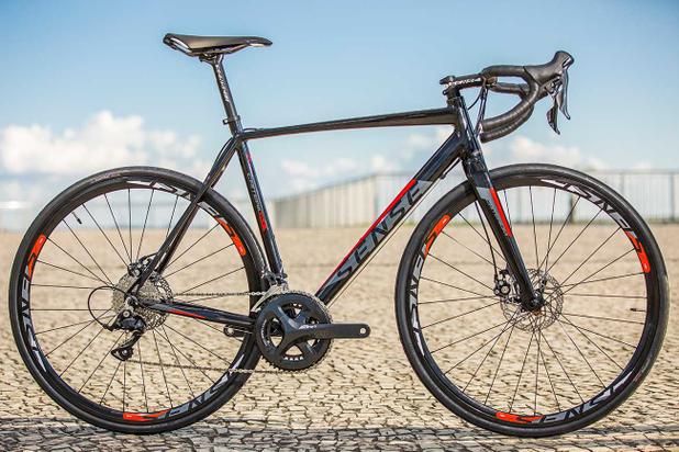 Bicicleta Speed 700 Sense Criterium Sora 2018 Pto/Verm T 53 Menor preço em Bicicleta Speed 700 Sense Criterium Sora 2018 Pto/Verm T 53