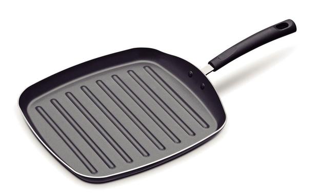 Bistequeira de Alumínio com Revestimento Interno Antiaderente 26cm - TRAMONTINA Menor preço em Bistequeira de Alumínio com Revestimento Interno Antiaderente 26cm - TRAMONTINA