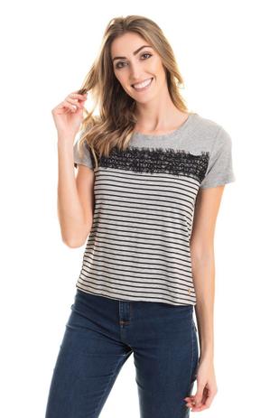 Blusa em Malha Viscose Listrada com Detalhe em Renda - Serena - No Magalu -  Magazine Luiza
