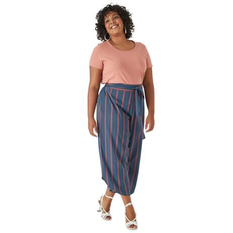 camiseta esportiva feminina plus size