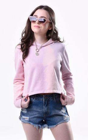 cropped moletom com capuz and jeans