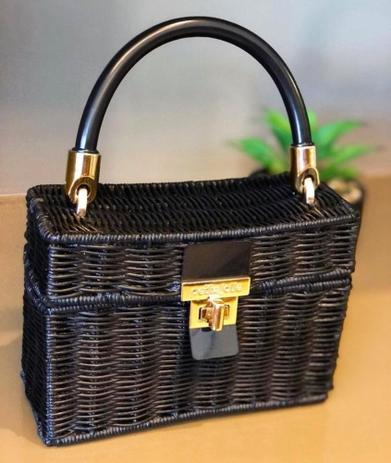 black wicker bolsa