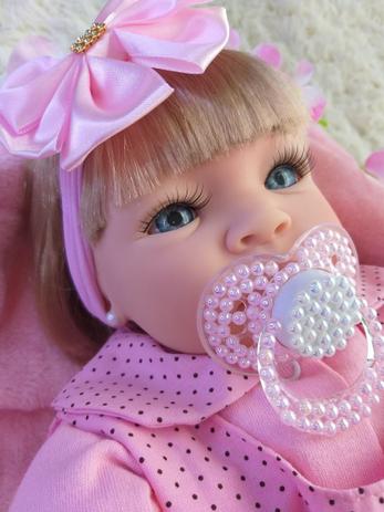 Boneca Bebe Reborn Morena Laura 53 cm com Canguru Sapatinhos e 13 Itens