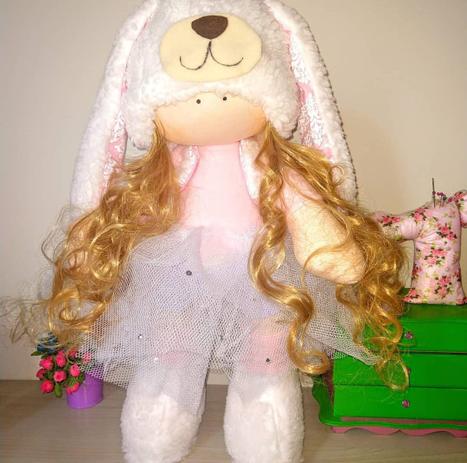Boneca de Pano Coelhinha Loira- 60cm - Encantos da bea Menor preço em Boneca de Pano Coelhinha Loira- 60cm - Encantos da bea