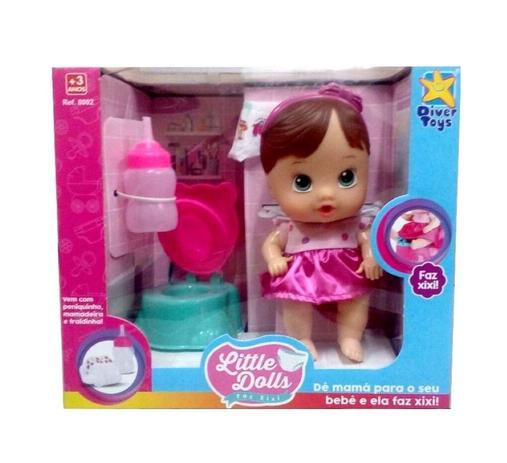 Boneca Little Dolls Faz Xixi Morena - 8002 Divertoys Menor preço em Boneca Little Dolls Faz Xixi Morena - 8002 Divertoys