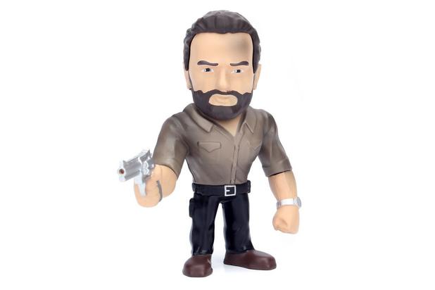 Boneco Metal DTC 10 Cm The Walking Dead - Rick Grimes Menor preço em Boneco Metal DTC 10 Cm The Walking Dead - Rick Grimes