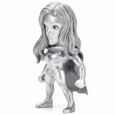Boneco Metals Die Cast DC Super Girl Dtc Jada M394 é boa?
