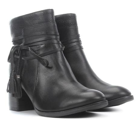 Menor preço em Bota Cano Curto Ramarim Tiras Barbicachos Feminina