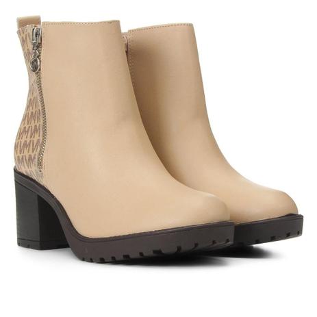 Bota Cano Curto Via Marte Monograma Traseiro Tratorada - Bota Feminina -  Magazine Luiza