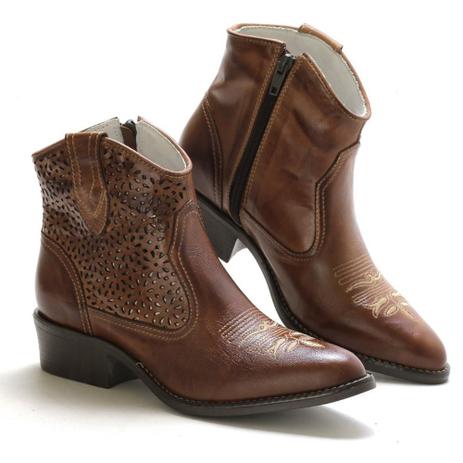 Bota Country Feminina Couro Bordado Dia a Dia Confortável - Lookstock - Bota  Feminina - Magazine Luiza