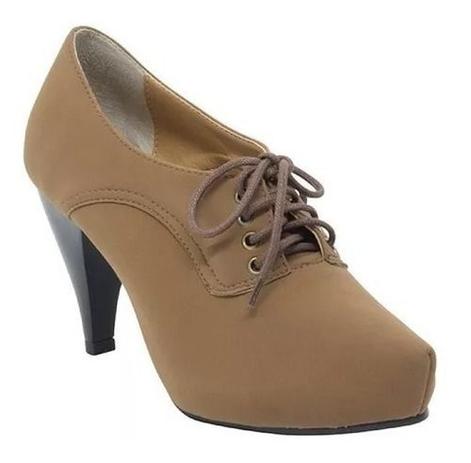 salto alto com cadarço