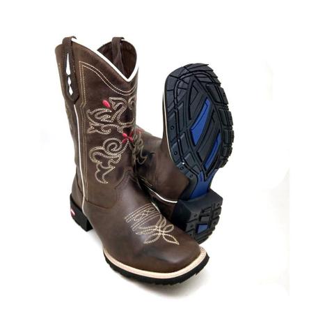 bota de bico quadrado