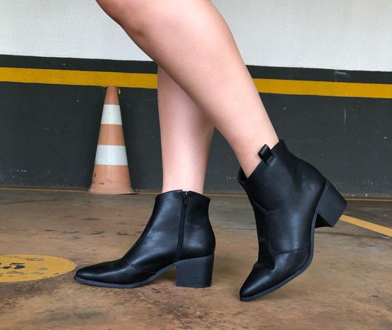 Bota Urban Western Marilia Preto - Nanda manu Menor preço em Bota Urban Western Marilia Preto - Nanda manu