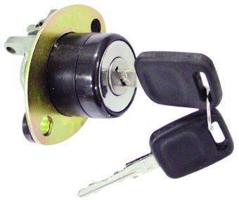 Botão Porta Malas Santana 91/06 Verona 93/96 Com Chave Mecânica - Universal é ruim? Botão Porta Malas Santana 91/06 Verona 93/96 Com Chave Mecânica - Universal é boa?