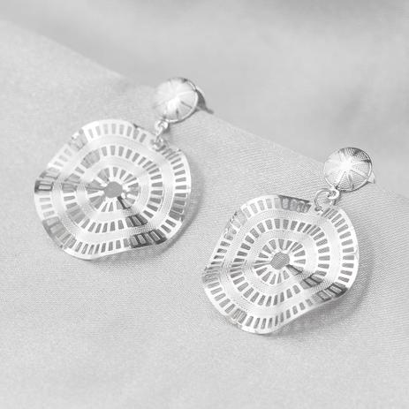 Brinco de Prata Leve Balanço Mandala Ondulada Trabalhada - Prata fina Menor preço em Brinco de Prata Leve Balanço Mandala Ondulada Trabalhada - Prata fina