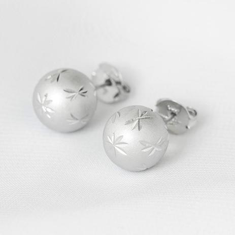 Brinco de Prata Leve Bola com Estrelas Diamantadas - Prata fina Menor preço em Brinco de Prata Leve Bola com Estrelas Diamantadas - Prata fina