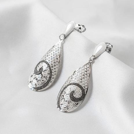 Brinco de Prata Leve com Espiral em Glitter Preto - Prata fina Menor preço em Brinco de Prata Leve com Espiral em Glitter Preto - Prata fina