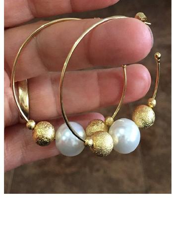 Brinco Dourado de argola com Perolas e bolas douradas - Gold bijux Menor preço em Brinco Dourado de argola com Perolas e bolas douradas - Gold bijux