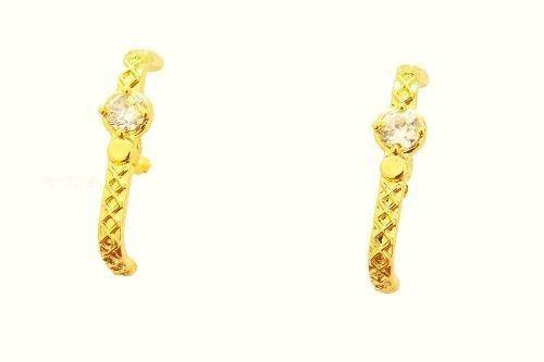 Brinco Feminino Ear Hook com Zircônia Todo Folheado á Ouro. Cod: 1945 - Gabriela costa semi jóias Menor preço em Brinco Feminino Ear Hook com Zircônia Todo Folheado á Ouro. Cod: 1945 - Gabriela costa semi jóias