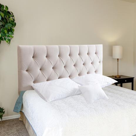 Cabeceira Painel Capitonê Luna Suede Liso Bege Cama Casal - Decorajá Menor preço em Cabeceira Painel Capitonê Luna Suede Liso Bege Cama Casal - Decorajá