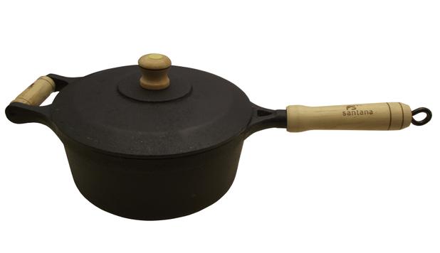 Caçarola de Ferro Fundido com Cabo e Alça De Madeira Fundição Santana - 22 Cm / 2.8 Lt Menor preço em Caçarola de Ferro Fundido com Cabo e Alça De Madeira Fundição Santana - 22 Cm / 2.8 Lt