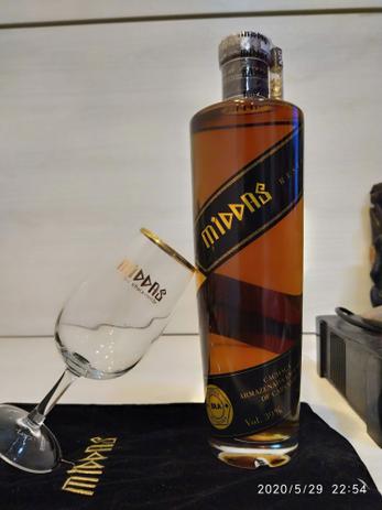 Menor preço em Cachaça MIDDAS OURO- FLOCOS DE OURO