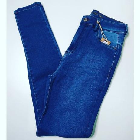 Delicata Modas | Loja de moda Feminina - Short Jeans Botão Encapado  Destroyed Barra Virada K2B - azul - Delicata Modas - Tamanho 42