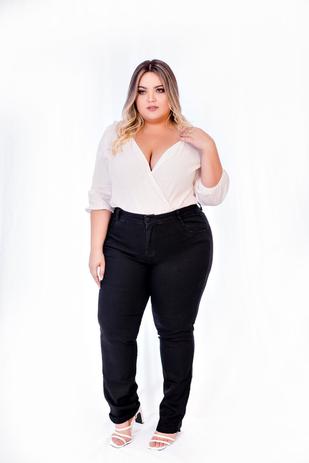 calça jeans preta de cintura alta