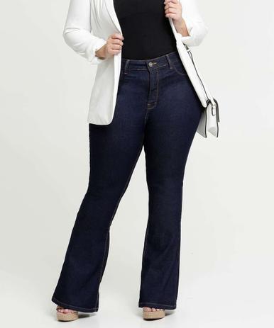 calça jeans flare plus size feminina