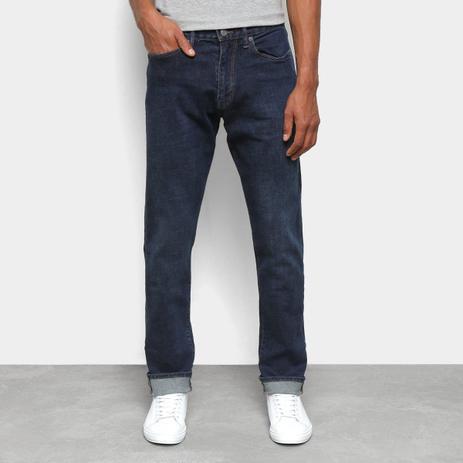 dobrar a calça jeans masculina