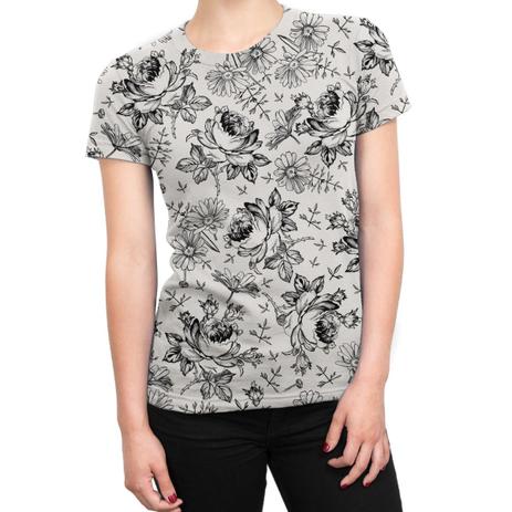 camiseta feminina com flores