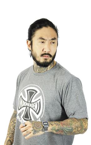 camiseta independent truck company