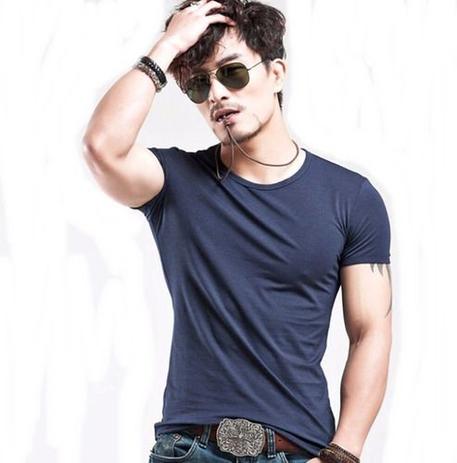 camiseta slim fit masculina