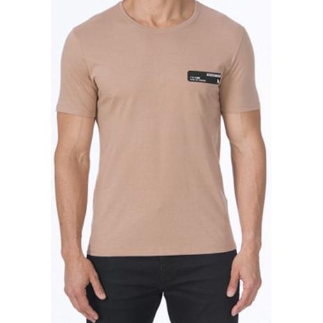 camisa masculina acostamento