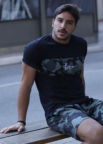 camiseta camuflada longline
