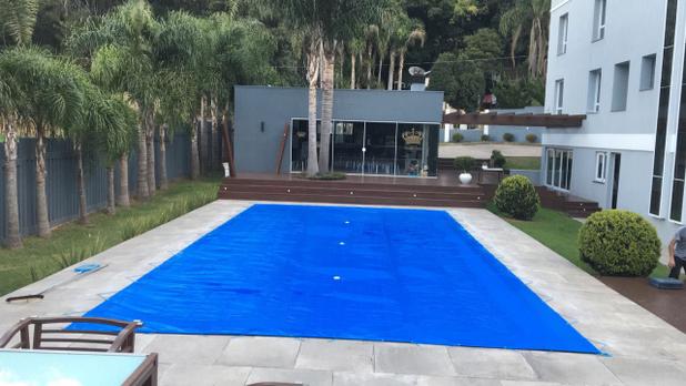 Capa de Piscina 8,2X4,4 Lona Forte Protecao - Central capas Menor preço em Capa de Piscina 8,2X4,4 Lona Forte Protecao - Central capas