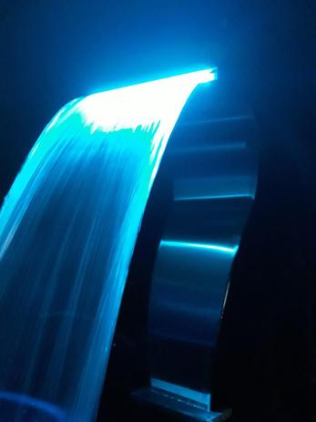 Cascata Piscina LED High Tech Naja G Aço Inox 304 Escovado - Cascata e lazer Menor preço em Cascata Piscina LED High Tech Naja G Aço Inox 304 Escovado - Cascata e lazer