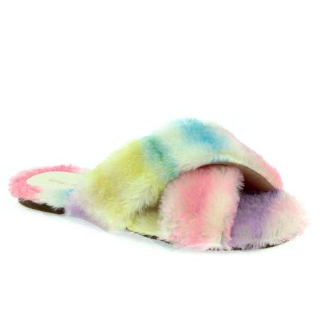 raphaella booz chinelo