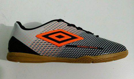 Chuteira Futsal Umbro Speed Sonic Jr - Preto/Pta/Laranja é boa?