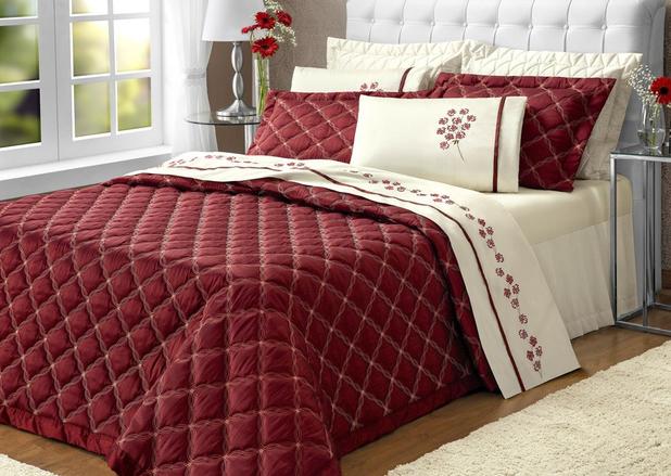 Cobre Leito Anyta Queen 03 Peças Vermelho - Casa borda Menor preço em Cobre Leito Anyta Queen 03 Peças Vermelho - Casa borda