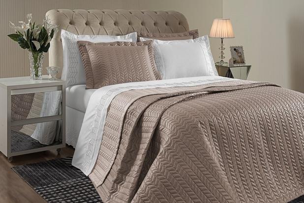 Cobre Leito Super King Nantes 3 Peças Percal Acetinado Fend e Bege - Home fernandes é ruim? Cobre Leito Super King Nantes 3 Peças Percal Acetinado Fend e Bege - Home fernandes é boa?