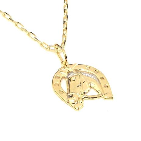 Colar corrente cartier 80cm com fecho redondo e pingente country banhados no ouro 18k - Luxx semijoias Menor preço em Colar corrente cartier 80cm com fecho redondo e pingente country banhados no ouro 18k - Luxx semijoias