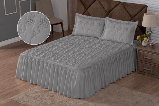 Colcha Cobre Leito Casal Requinte Bordada 3 Peças p/ Cama Box e Padrão - Enzo Enxovais é ruim? Colcha Cobre Leito Casal Requinte Bordada 3 Peças p/ Cama Box e Padrão - Enzo Enxovais é boa?