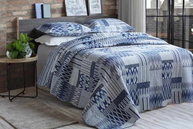 Colcha Patchwork - Casal - Dupla Face - C/ Porta Travesseiros - Chelsea 1 - Rozac Menor preço em Colcha Patchwork - Casal - Dupla Face - C/ Porta Travesseiros - Chelsea 1 - Rozac