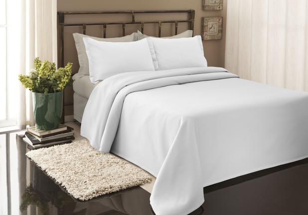 Colcha Piquet Queen 260x250 Com Porta Travesseiro Branca - Fassini têxtil Menor preço em Colcha Piquet Queen 260x250 Com Porta Travesseiro Branca - Fassini têxtil