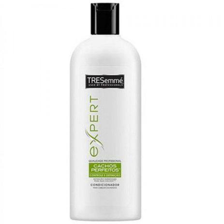 Condicionador Tresemmé Cachos Pefeitos 400ml Menor preço em Condicionador Tresemmé Cachos Pefeitos 400ml